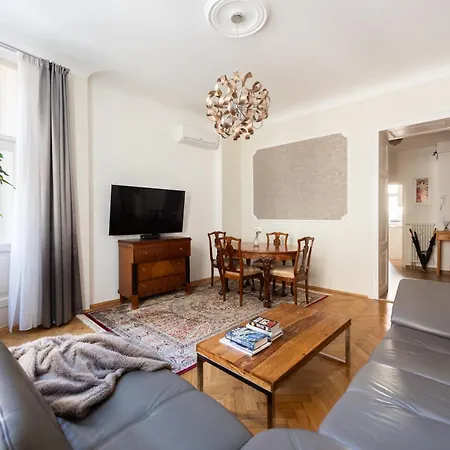 Spacious 2br With Terrace & Ac In Old Town By Easybnb Premium شقة براغ
