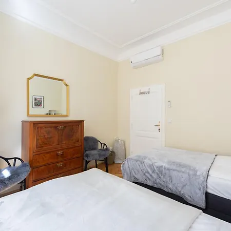 Apartament Spacious 2br With Terrace & Ac In Old Town By Easybnb Premium Praga