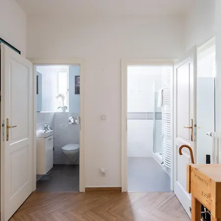 Spacious 2br With Terrace & Ac In Old Town By Easybnb Premium Apartament