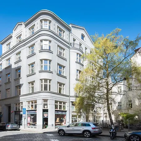 شقة Spacious 2br With Terrace & Ac In Old Town By Easybnb Premium براغ